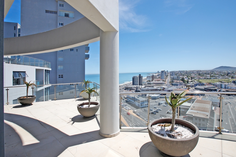 4 Bedroom Property for Sale in Waves Edge Western Cape